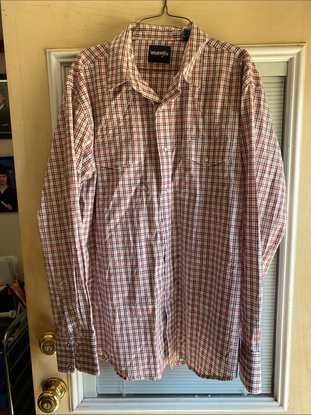 Wrangler Red & White Plaid Long-Sleeve Button-Down Shirt